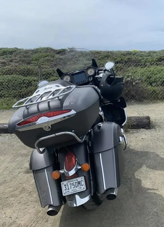 Illustration for article titled The 2019 Indian Roadmaster is a Great Two-Wheeled Car